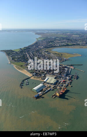 Una veduta aerea della città di Essex di Harwich in una limpida giornata di sole Foto Stock