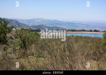 Una vista del Tajo de la Encantada nell'andaluso regione di montagna in Spagna Foto Stock