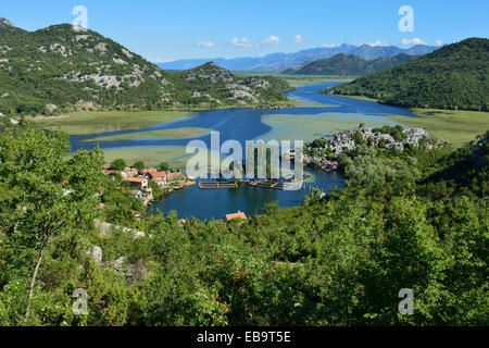 Villaggio nel Lago di Scutari Parco Nazionale, Karuc, Scutari, Montenegro, Crna Gora Foto Stock