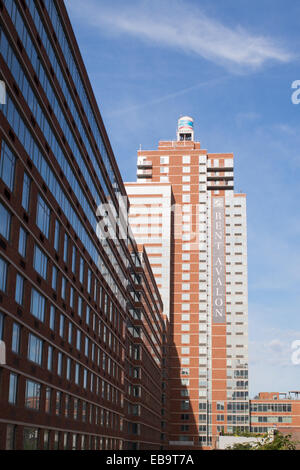 Avalon sviluppo residenziale nel quartiere di Chelsea di New York, visto dalla linea alta, STATI UNITI D'AMERICA Foto Stock