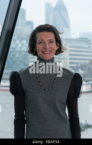 Londra, UK, 28 novembre 2014. Thomasina Miers, Masterchef vincitore, fondatore di Wahaca e attivista alimentare lungo con Unilever Luce solare del progetto a cui hanno partecipato il sindaco di Londra la squadra giovanile di Londra Vertice sui rifiuti alimentari e alimenti la povertà a City Hall. Credito: Stephen Chung/Alamy Live News Foto Stock