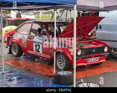 Ford Escort Mk II in Neil Howard Memorial auto da rally ad Oulton Park Motor Racing circuito Cheshire England Regno Unito Regno Unito Foto Stock