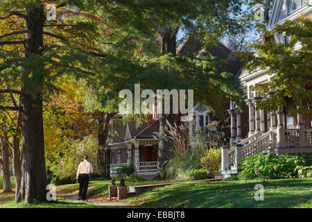 Bel Victorian architettura residenziale nel vecchio West quartiere Lawrence Lawrence, Kansas. Foto Stock