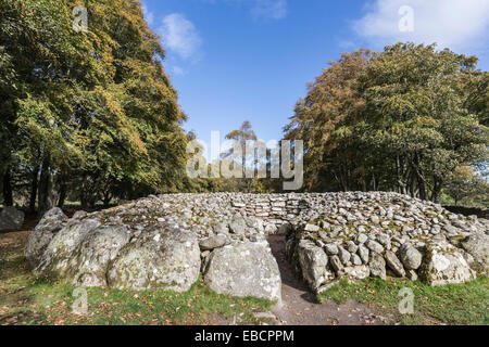 Nord Ovest della tomba di passaggio a Clava Cairns in Scozia. Foto Stock