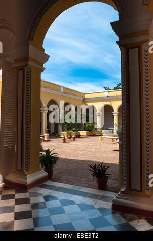 Cortile interno del Museo Romantico, Trinidad, Cuba, West Indies, dei Caraibi Foto Stock