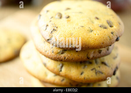 Dessert fatti in casa, soft biscotti con scaglie di cioccolato Foto Stock