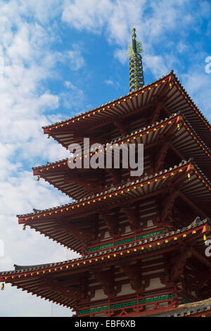 Pagoda a Shitenno-ji, Tennoji, Osaka Kansai, Giappone Foto Stock