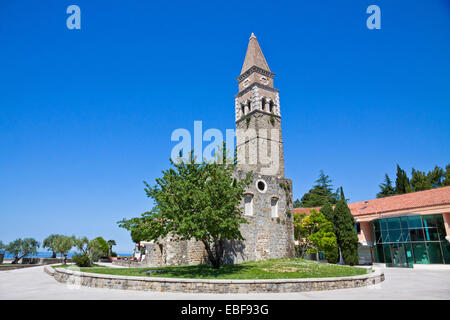 Torre di antico monastero San Barnardin, Portorose, Slovenia Foto Stock