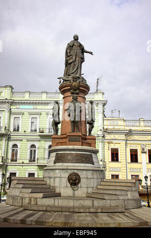 Un monumento all'imperatrice Caterina la Grande nel centro della città di Odessa, Ucraina Foto Stock