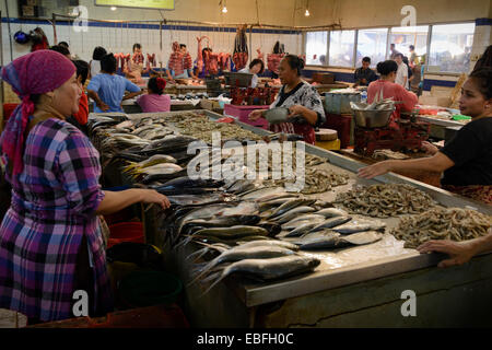 Persone e si spegne al Pasar Khusus (mercato speciale) Mandiri Blok M Gading Kelapa Jakarta Foto Stock