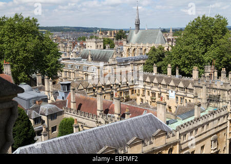 Regno Unito, Oxford, vista dall'università chiesa di Santa Maria Vergine , oltre al collegio di edifici di Brasenose College verso il Foto Stock