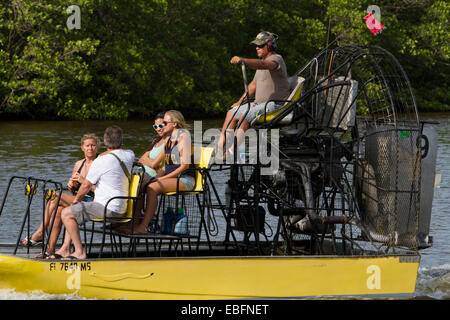 Airboat tours in Everglades City sul sentiero Tamiami per voli in Florida del Sud. Foto Stock