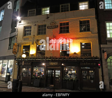 La vecchia nave Pub, Youngs, Richmond, Londra di Notte Foto Stock