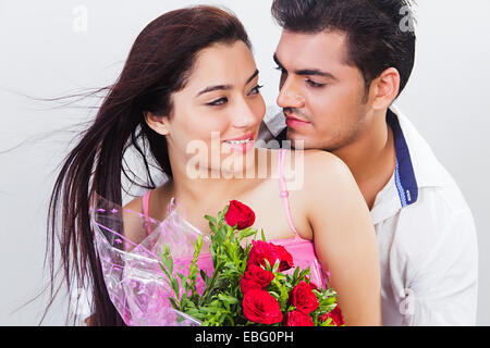 Indian matura il giorno di San Valentino proponendo Foto Stock