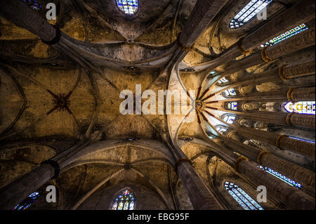 Eglesia de Santa Maria del Mar, El Born, Barcellona, in Catalogna, Spagna Foto Stock