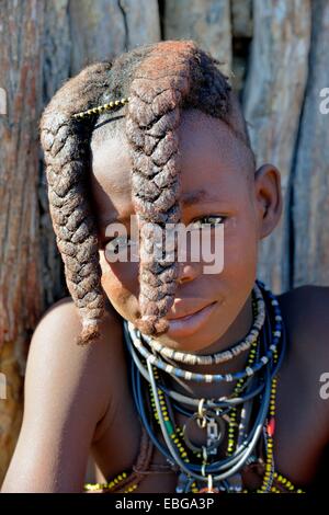 Ragazza Himba, ritratto, Omohanja, Kaokoland, Kunene, Namibia Foto Stock