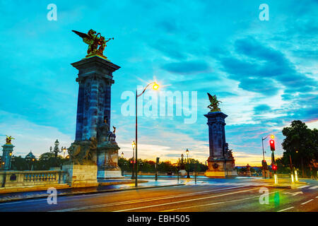 Aleksander III bridge a Parigi presso sunrise Foto Stock