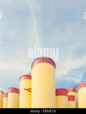 Olio o gas dei serbatoi di stoccaggio, Aberdeen, Scozia Foto Stock