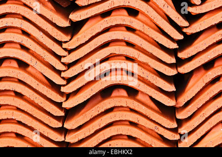 Heap tetto di tegole rosse Foto Stock