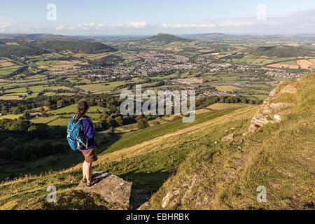 La vista dalla Blorenge di Abergavenny e la Usk Valley con The Skirrid nella distanza, Wales, Regno Unito Foto Stock