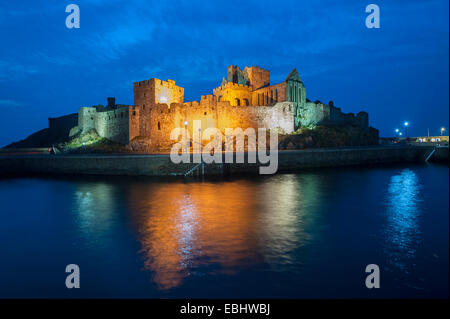 Sbucciare castello illuminato,Peel Isola di Man Foto Stock