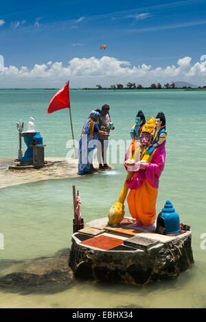 Mauritius Grand Gaube Sai Shakti Mandir tempio indù fedeli al Signore Narasimha lungomare santuario Foto Stock