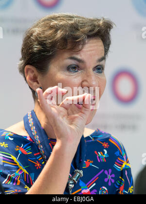 Lima, Perù. 1 dicembre, 2014. Christiana Figueres, segretario esecutivo della convenzione quadro delle Nazioni Unite sui Cambiamenti Climatici (UNFCCC) parla nel corso di una conferenza stampa a Lima, capitale del Perù, dal 1 dicembre 2014. © Xu Zijian/Xinhua/Alamy Live News Foto Stock
