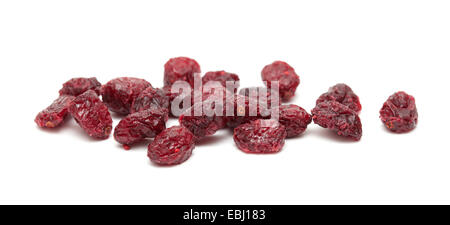 Mirtillo rosso essiccato isolati su sfondo bianco Foto Stock