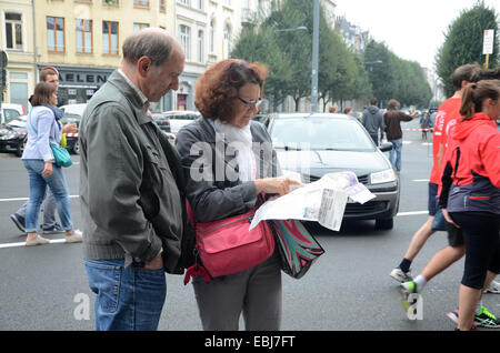 Trovare il vostro senso intorno Braderie di lilla, lilla - Rijssel, Francia Foto Stock