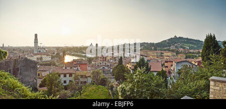 Vista in elevazione di Verona, Italia Foto Stock