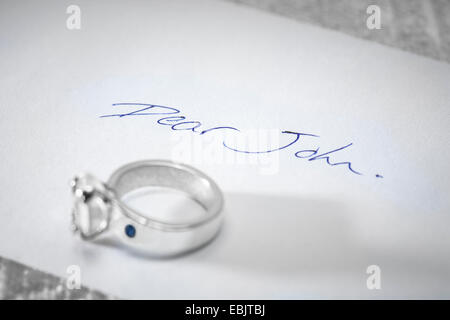 Restituite l'anello di innesto su un caro Giovanni lettera. Foto Stock