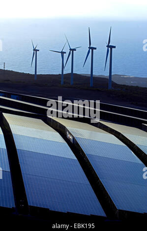 L'energia eolica e solare a Tenerife, Isole Canarie, Tenerife Foto Stock