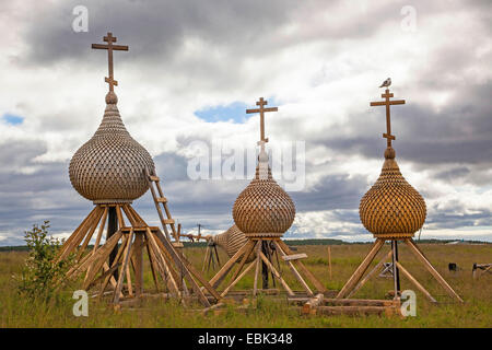 Workhop per legno ortodossa chiesa cupole, la Russia, l'oblast di Murmansk, Kola, Varzuga Foto Stock