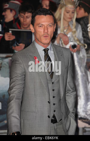 Londra, Regno Unito. 1a gen, 2015. Luke Evans assiste il Regno Unito premiere di 'The Hobbit: Battaglia dei cinque eserciti' presso Empire Leciester Square. Credito: Ferdaus Shamim/ZUMA filo/Alamy Live News Foto Stock