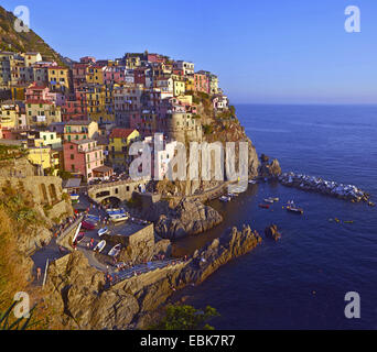 Villaggio di Manarola, Italia, Liguria, il Parco Nazionale delle Cinque Terre e Manarola Foto Stock