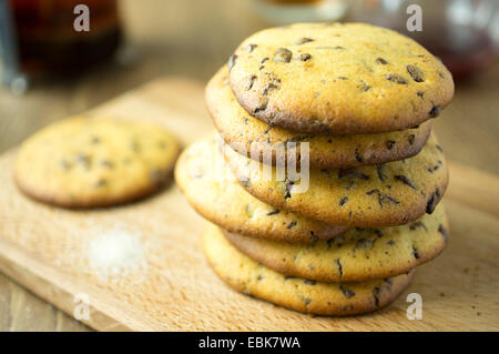 Dessert fatti in casa, soft biscotti con scaglie di cioccolato Foto Stock