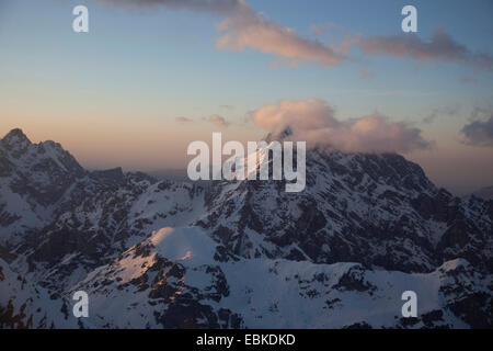 Vertice del Watzmann in nuvole al tramonto, in Germania, in Baviera, Koenigssee, Berchtesgaden Foto Stock