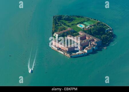 Vista aerea di San Clemente in Isola, isola di Venezia, Italia e Europa Foto Stock