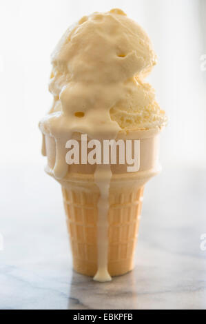 Studio shot del cono gelato Foto Stock