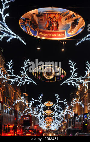 Londra, UK, 28 novembre 2014, una notte al museo a tema per Regent street lightsl Foto Stock