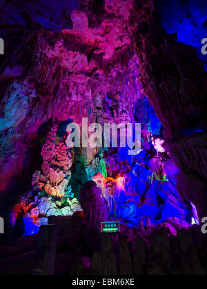 La Grotta del Flauto di Canna in Guilin, regione di Guangxi, Cina Foto Stock