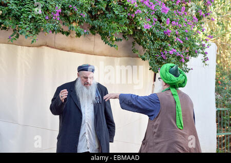 Ritratto di Sufi che vivono nella residenza di Shaikh Nazim Al-Haqqani, leader dell'Naqshbandi-Haqqani Ordine Sufi, Lefke, la parte settentrionale di Cipro Foto Stock