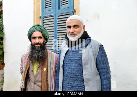 Ritratto di Sufi che vivono nella residenza di Shaikh Nazim Al-Haqqani, leader dell'Naqshbandi-Haqqani Ordine Sufi, Lefke, la parte settentrionale di Cipro Foto Stock