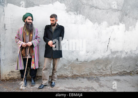 Ritratto di Sufi che vivono nella residenza di Shaikh Nazim Al-Haqqani, leader dell'Naqshbandi-Haqqani Ordine Sufi, Lefke, Norther Foto Stock