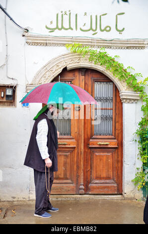 Ritratto di Sufi che vivono nella residenza di Shaikh Nazim Al-Haqqani, leader dell'Naqshbandi-Haqqani Ordine Sufi, Lefke, Norther Foto Stock