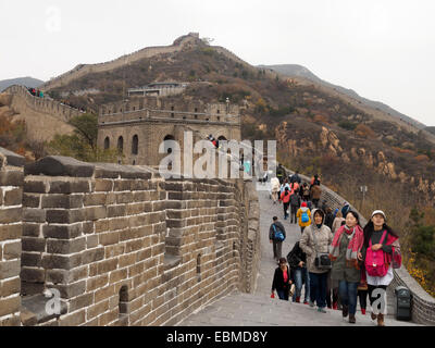 I turisti cinesi a visitare la Grande Muraglia della Cina Foto Stock