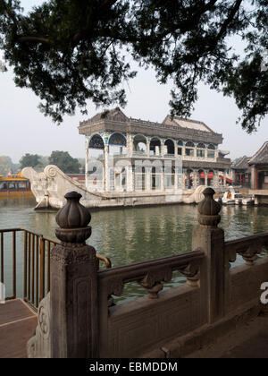 La barca di marmo presso l'Imperial Palazzo d'Estate a Pechino, Cina Foto Stock