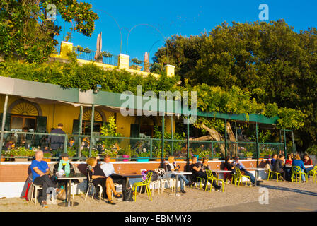 Cafe terrazza, di fronte i Giardini della Biennale, il parco in cui Biennale è detenuto, Castello, Venezia, Italia Foto Stock