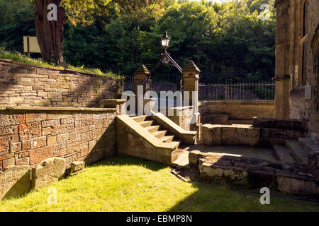 St Winefride's Chapel e ben, Holywell, Flintshire , Galles del Nord, Regno Unito Foto Stock