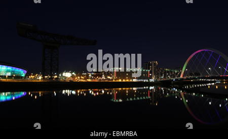 La hydro finnieston gru e clyde arc di notte glasgow Scozia Dicembre 2014 Foto Stock